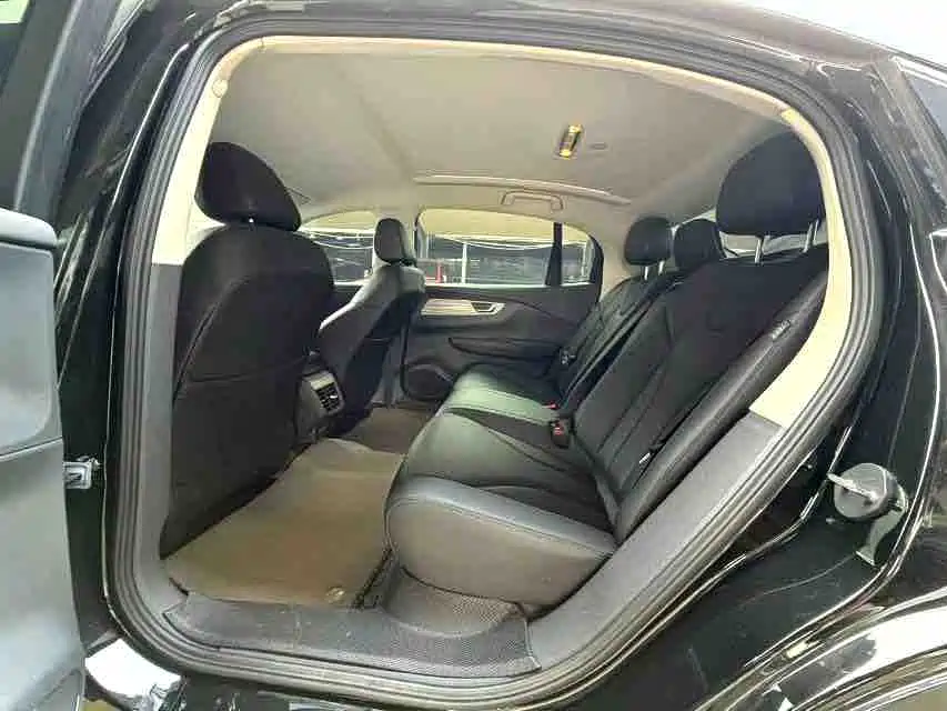Hongqi Hongqi E-QM5 — миниатюра 6