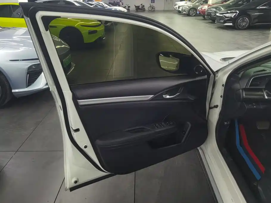 Honda Civic id 4654583 из Китая 9