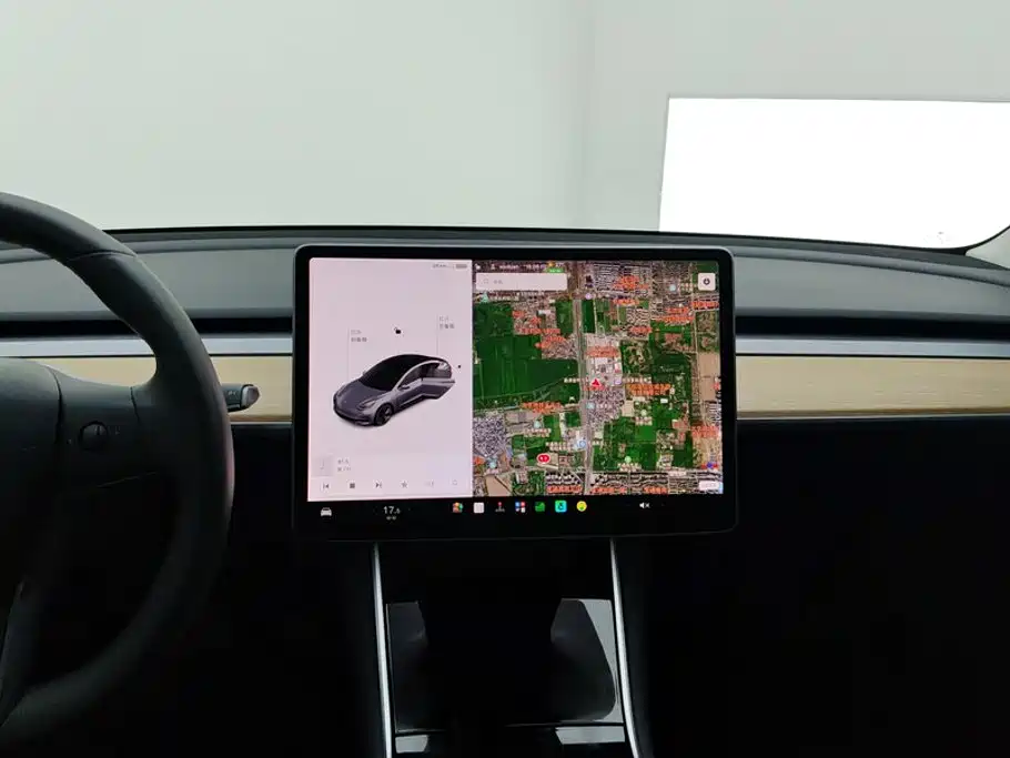 Tesla Model 3 — миниатюра 13