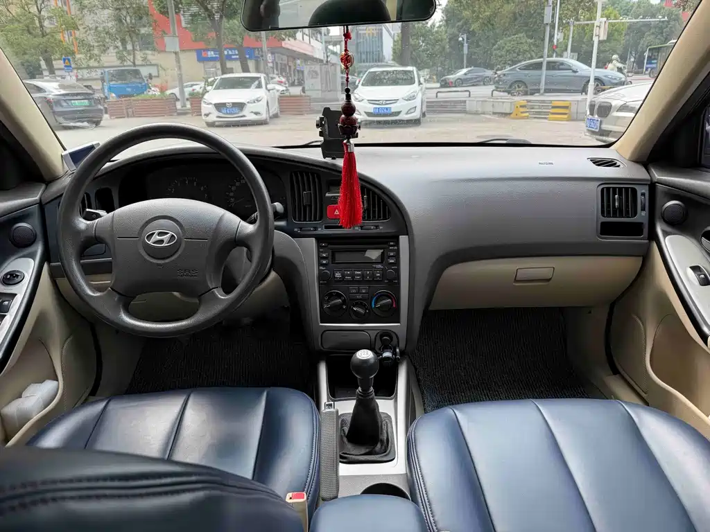 Hyundai Elantra — миниатюра 9