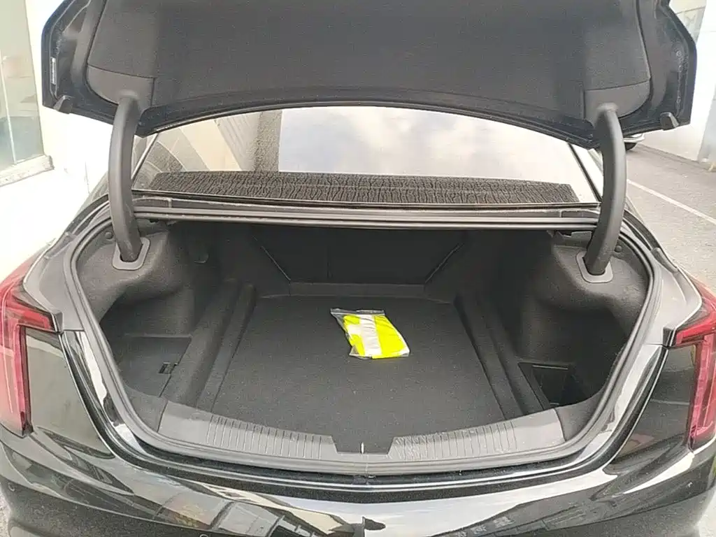 Cadillac CT5 — миниатюра 19