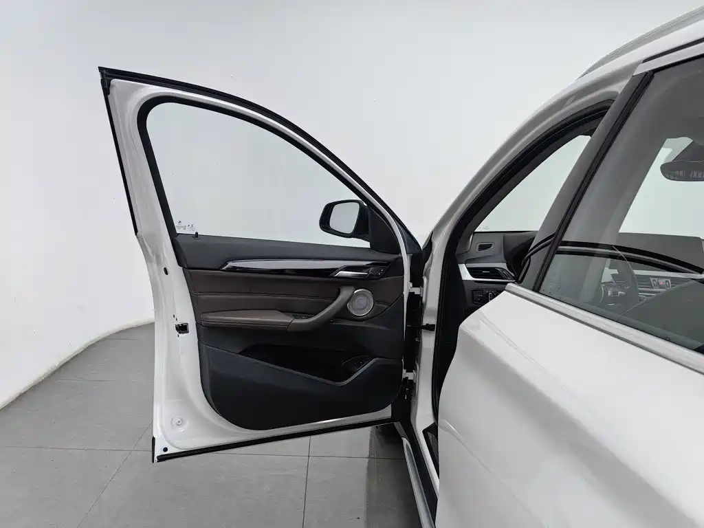 BMW X1 — миниатюра 8