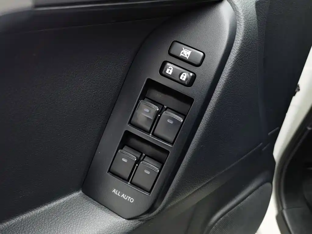 Toyota Prado — миниатюра 9