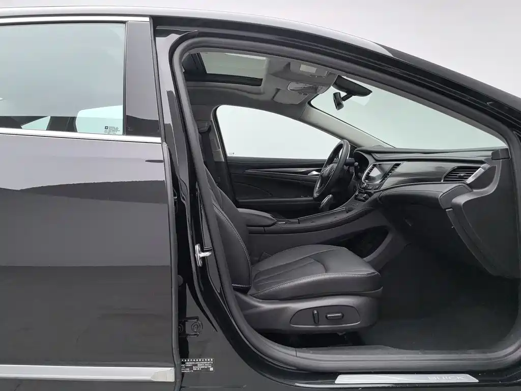 Buick LaCrosse — миниатюра 23