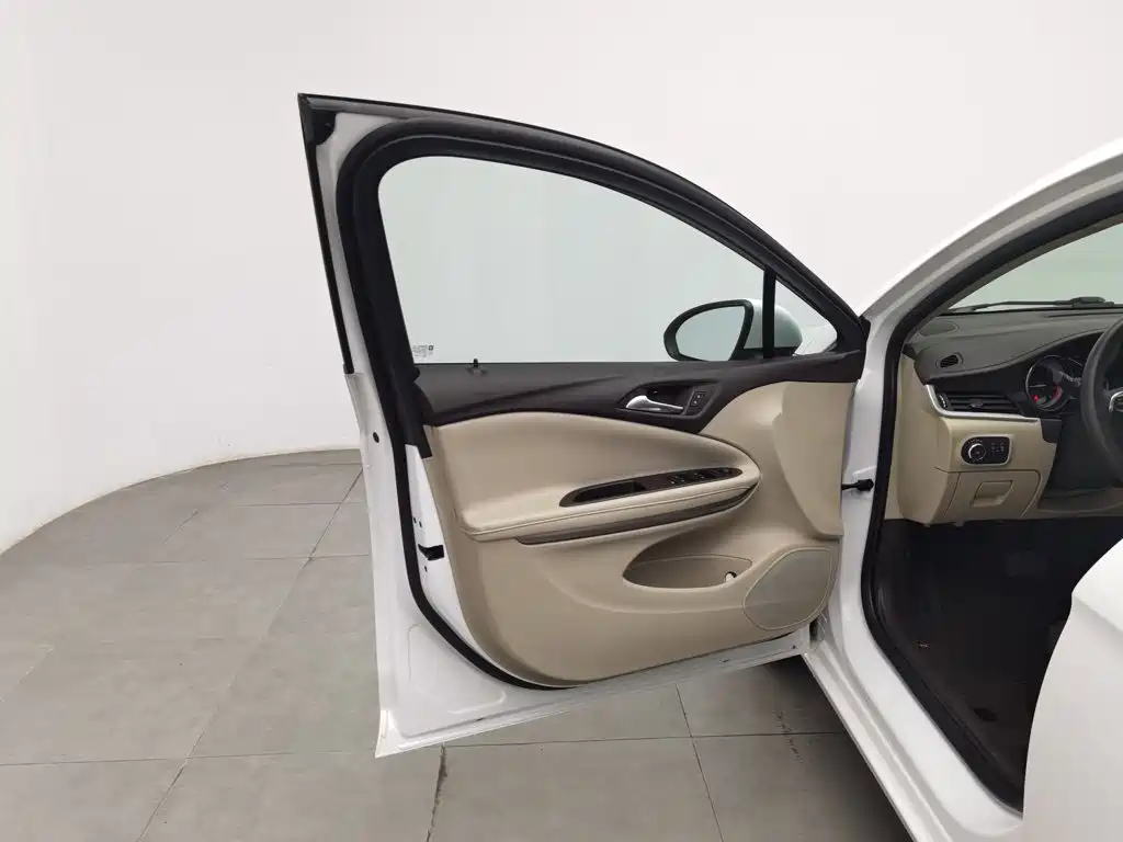 Buick Verano — миниатюра 8
