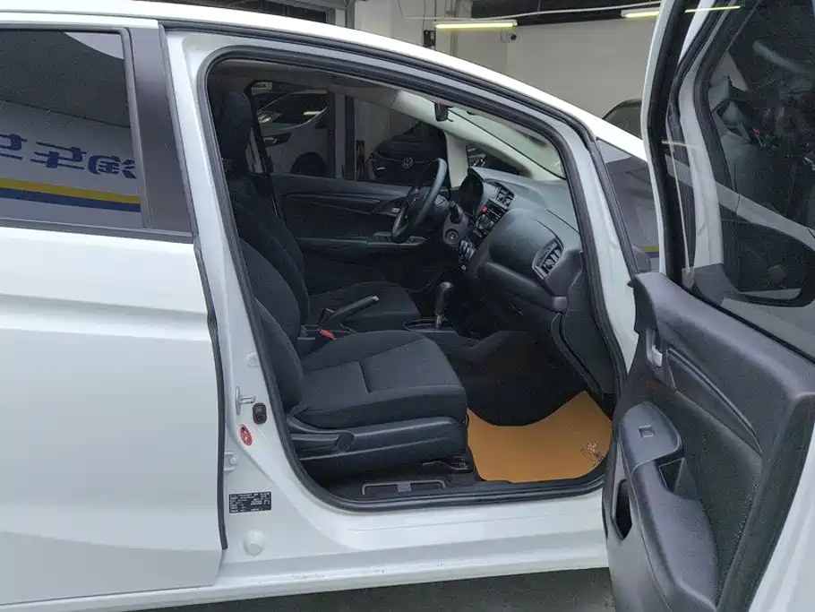 Honda Fit 2016 1.5L LXS CVT Comfort