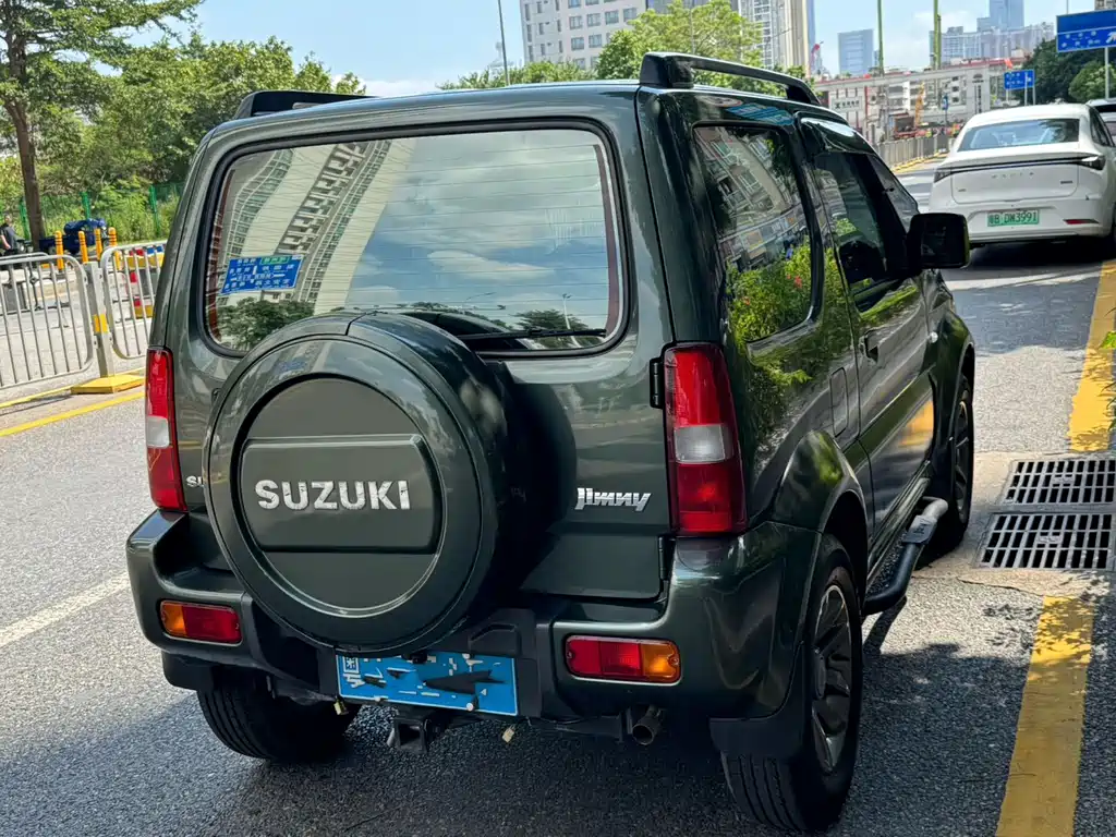 Suzuki Jimny — миниатюра 10