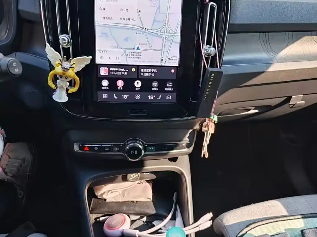 Volvo XC40 NEV — миниатюра 8