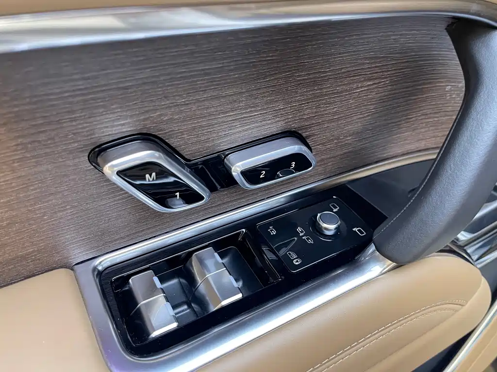 Land Rover Range Rover — миниатюра 16