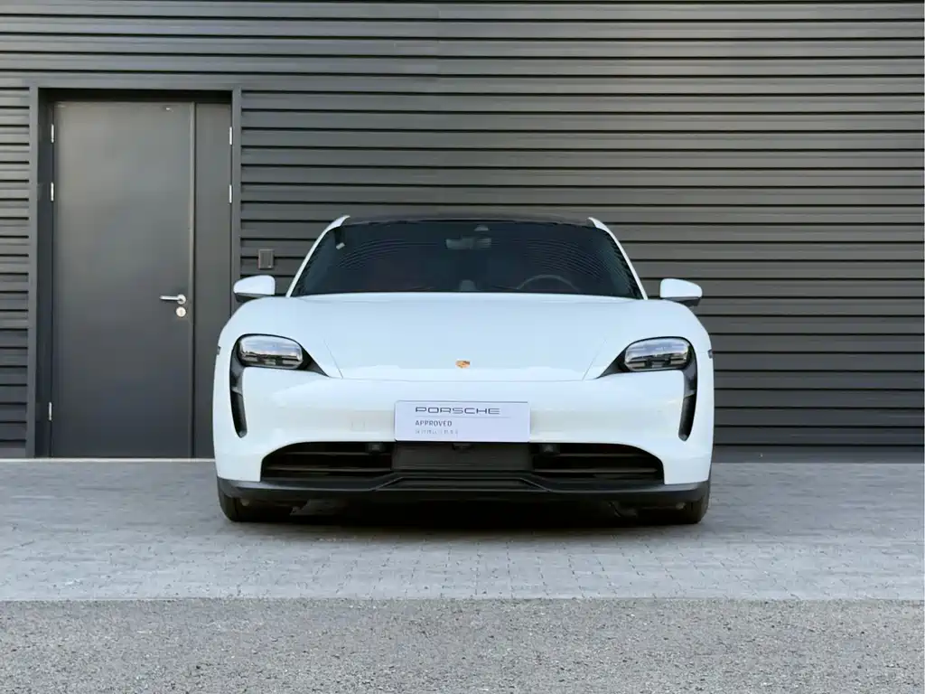 Porsche Taycan — миниатюра 3