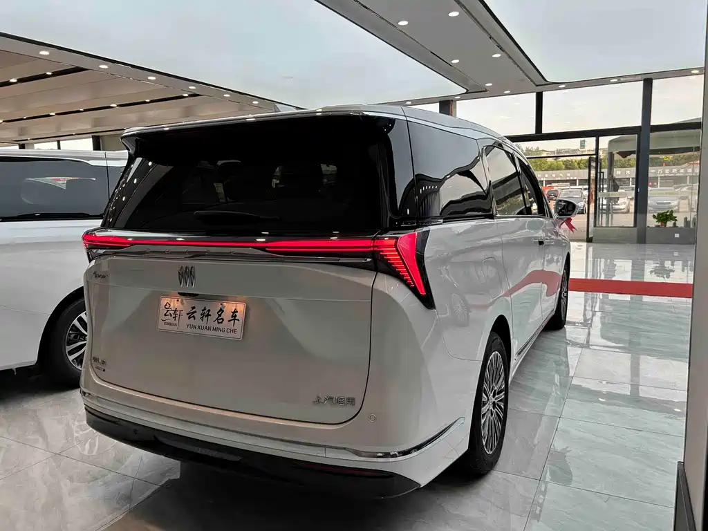 Buick GL8 Hybrid — миниатюра 20