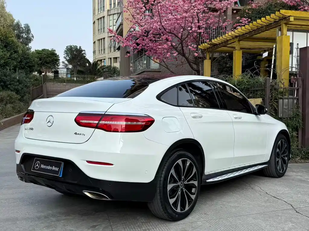MERCEDES-BENZ GLC COUPE