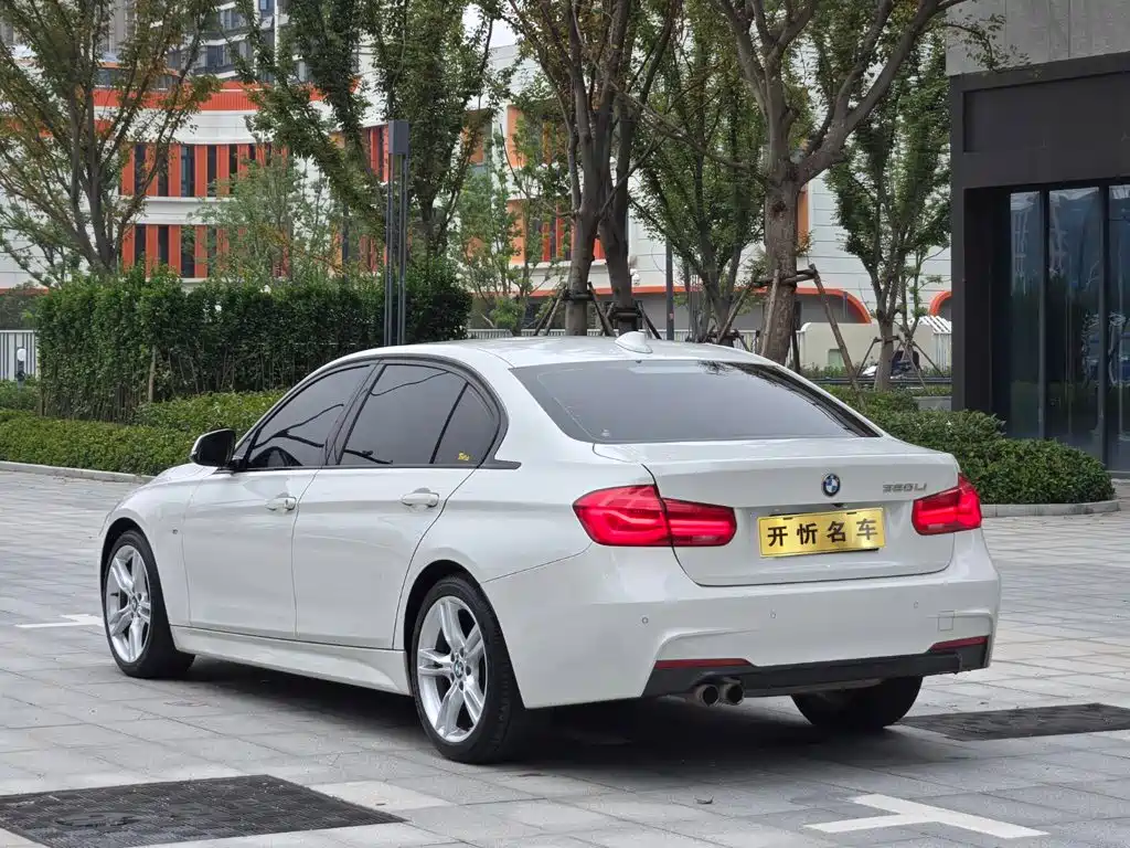 BMW 3 Series — миниатюра 4
