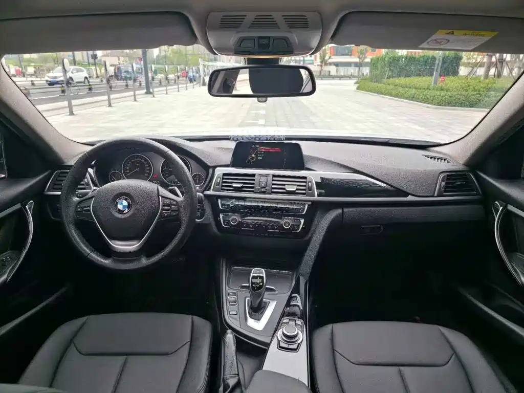 BMW 3 Series — миниатюра 6