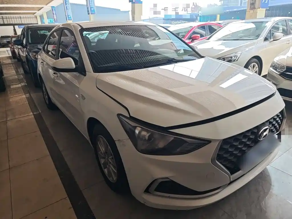 Hyundai Elantra — миниатюра 4