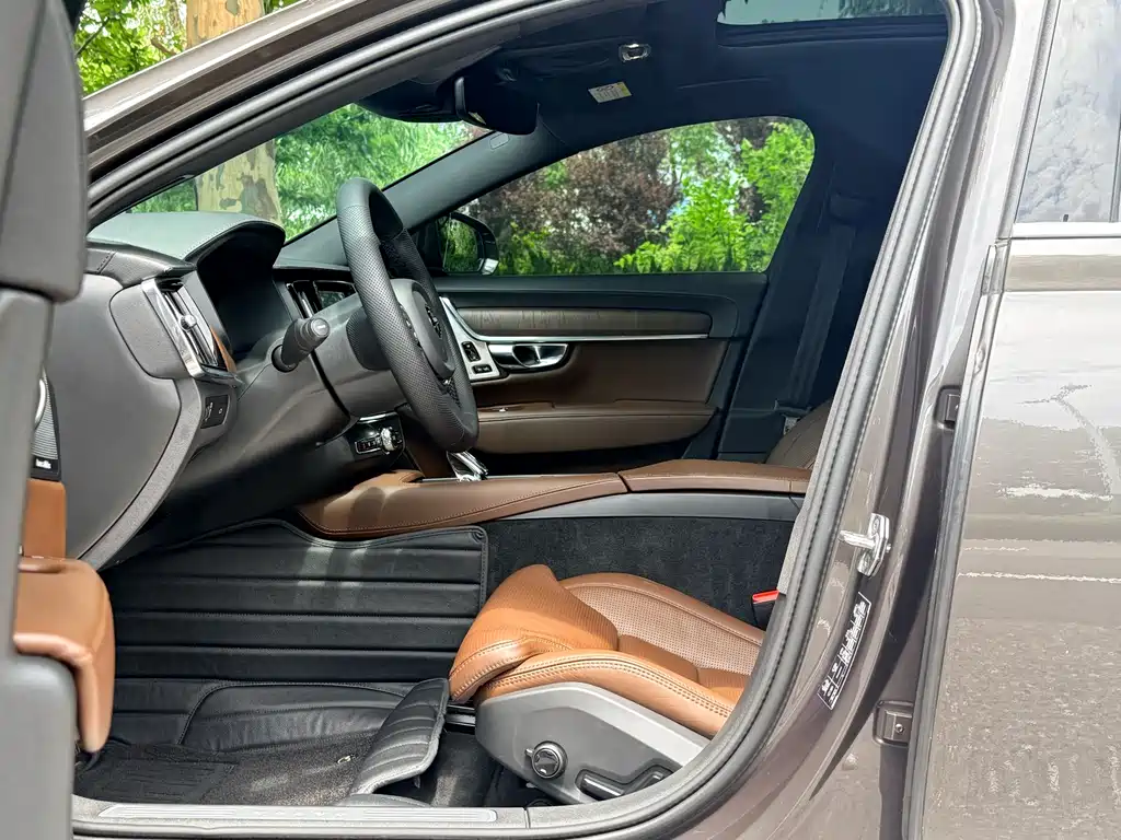 Volvo S90 2021 B5 Luxury