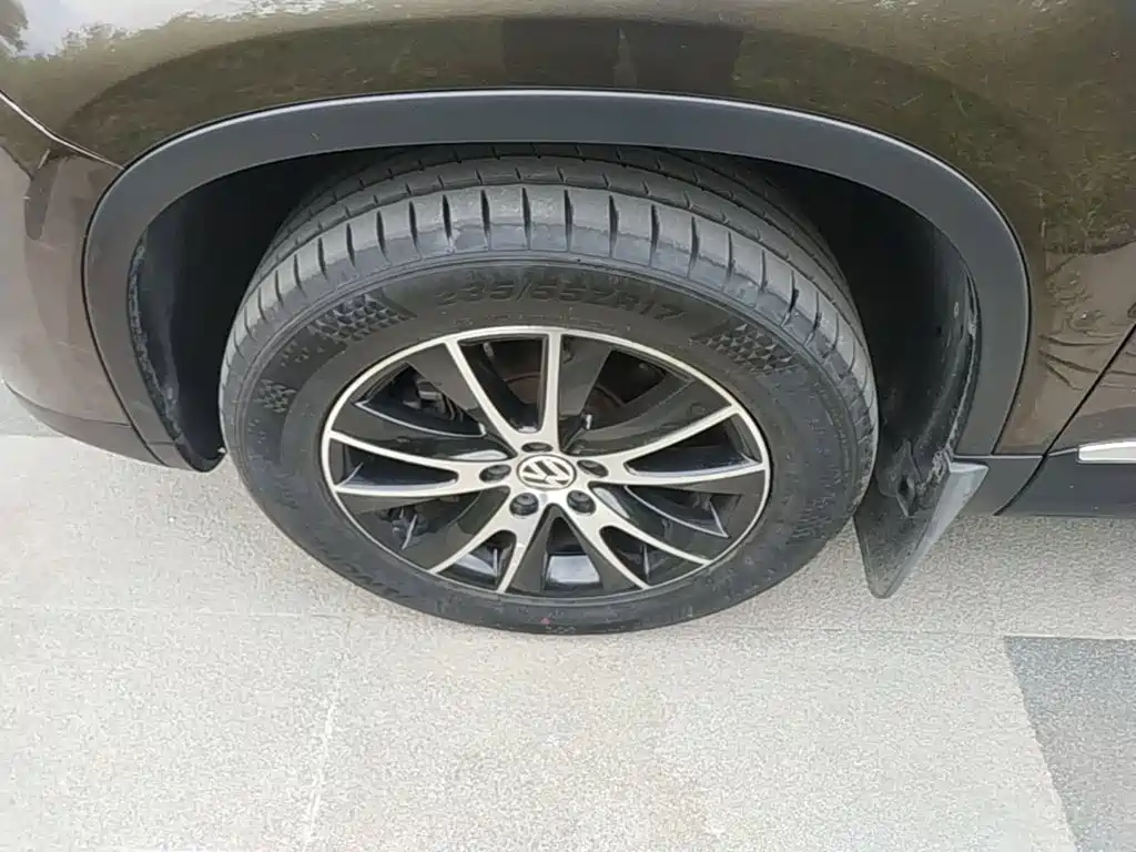 Volkswagen Tiguan — миниатюра 23