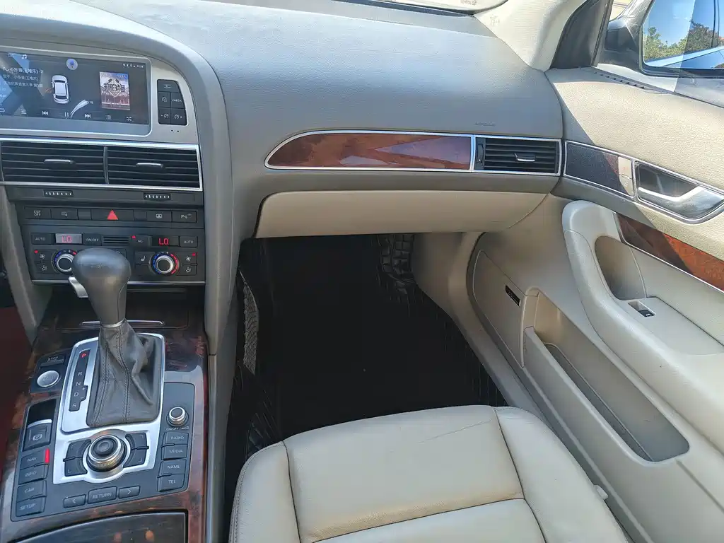 Audi A6L — миниатюра 6