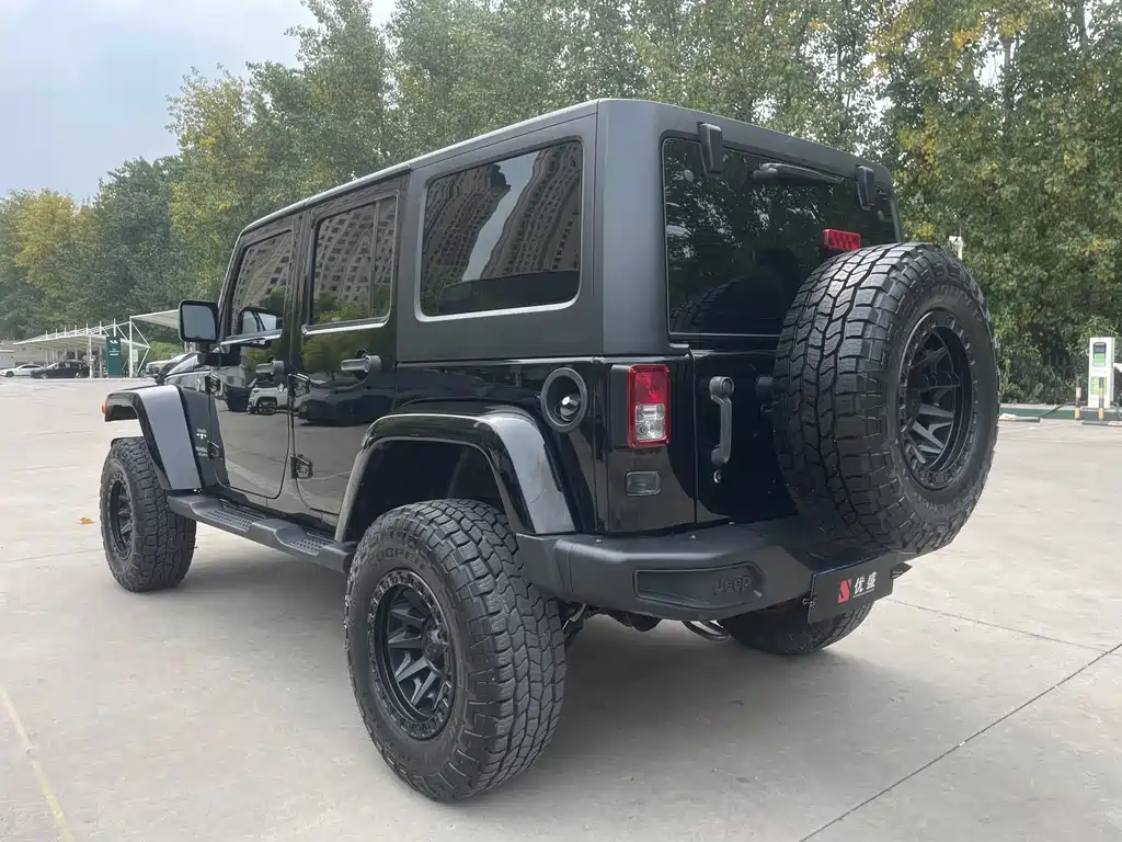 Jeep Wrangler — миниатюра 8