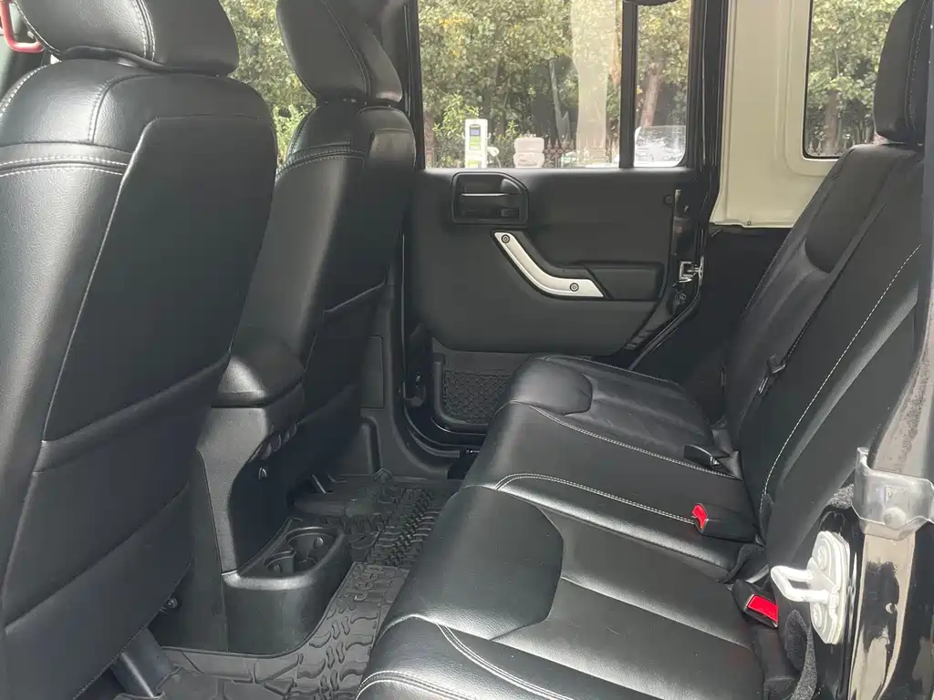 Jeep Wrangler — миниатюра 9