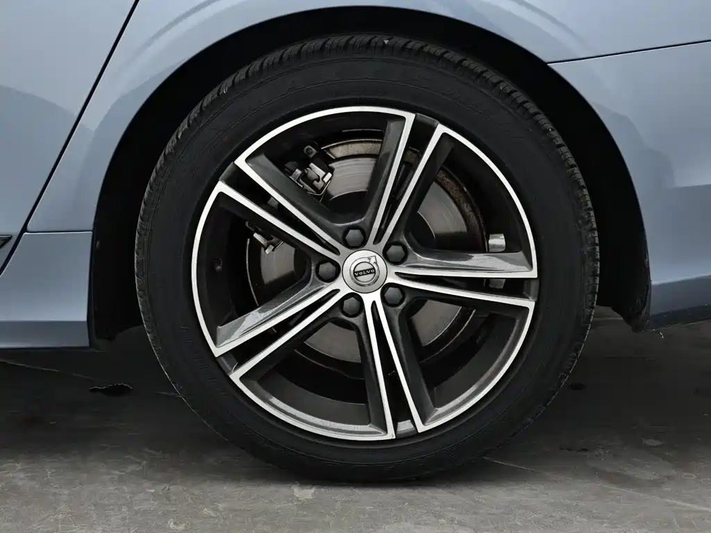 Volvo S90 — миниатюра 8