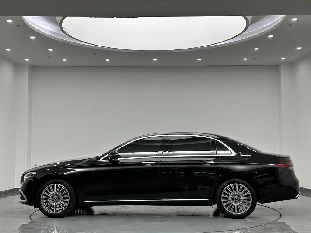 Mercedes-Benz E-Class — миниатюра 5