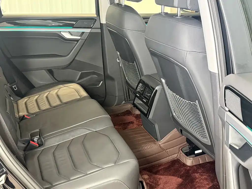 Volkswagen Touareg — миниатюра 21