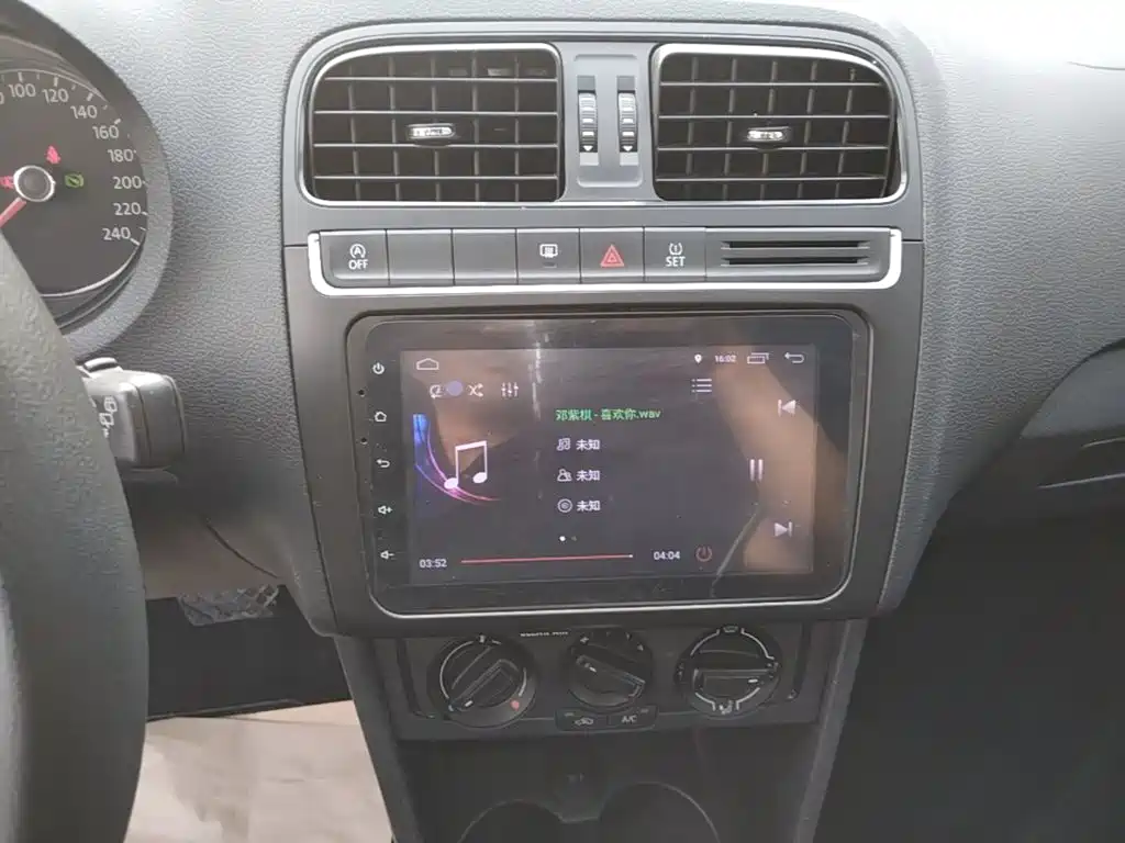 Volkswagen Polo — миниатюра 13
