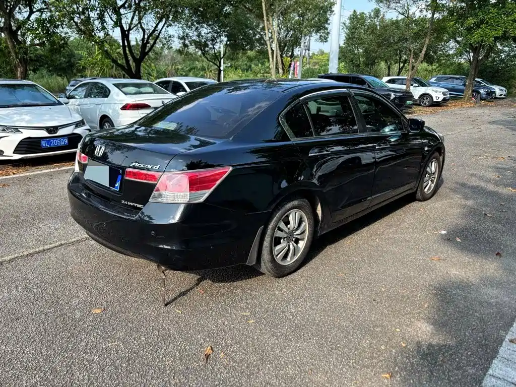Honda Accord — миниатюра 8