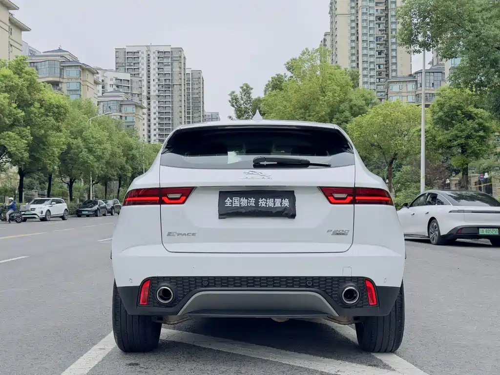 Jaguar E-PACE — миниатюра 17