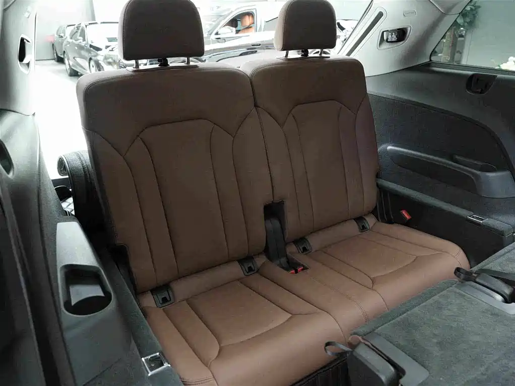 Audi Q7 — миниатюра 14