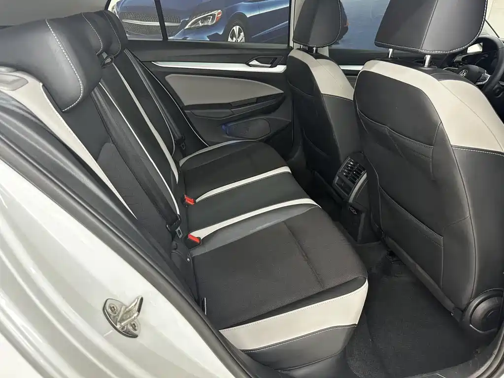 Volkswagen Golf — миниатюра 11
