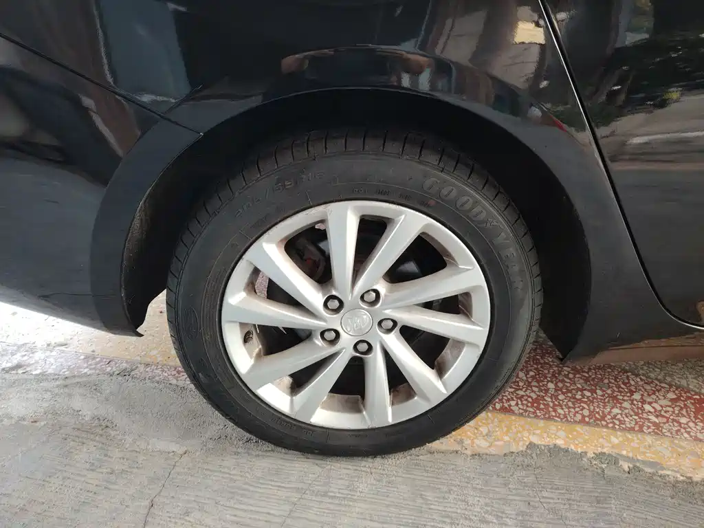 Buick Verano — миниатюра 11