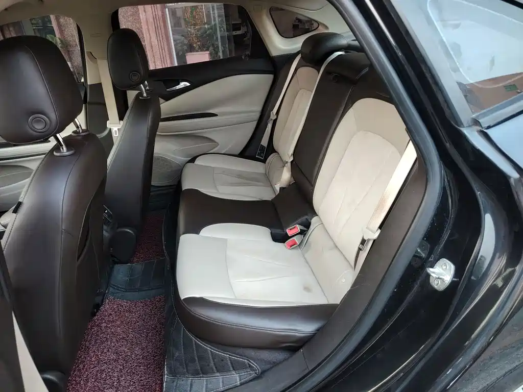 Buick Verano — миниатюра 13
