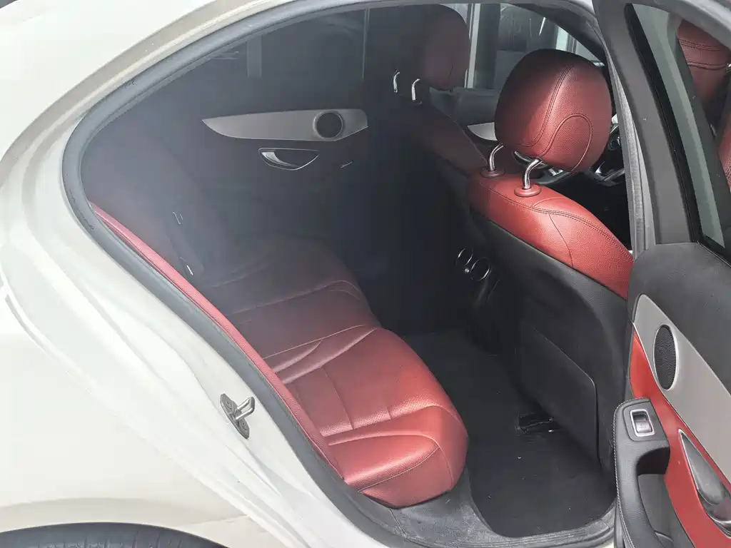 Mercedes-Benz C-Class — миниатюра 7