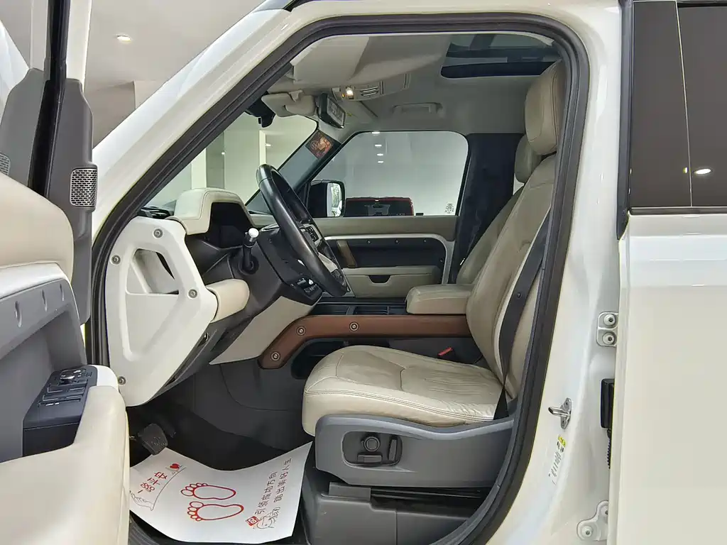 Land Rover Defender — миниатюра 9