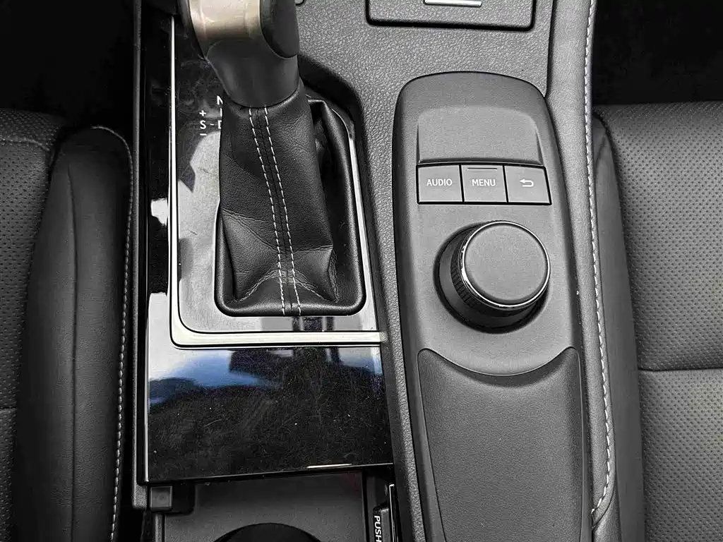 Lexus ES — миниатюра 13