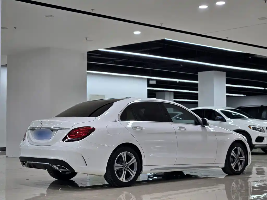 Mercedes-Benz C-Class — миниатюра 4
