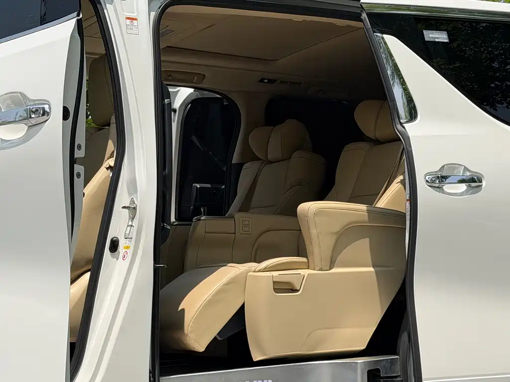 Toyota Alphard 2015 3.5L Luxury