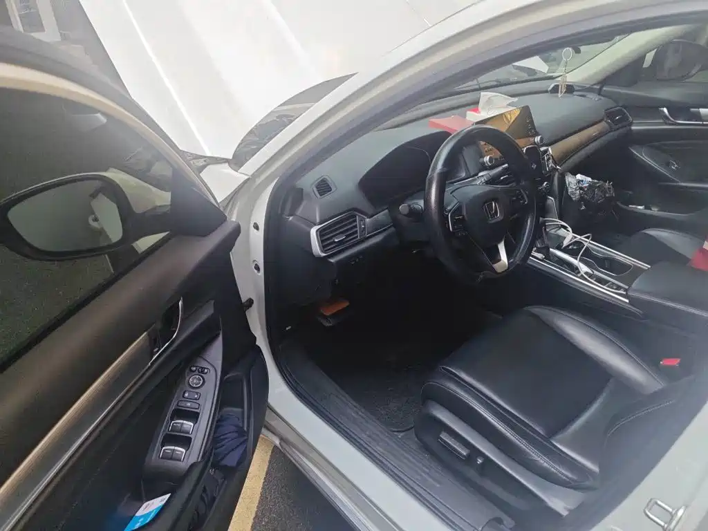 Honda Accord — миниатюра 12