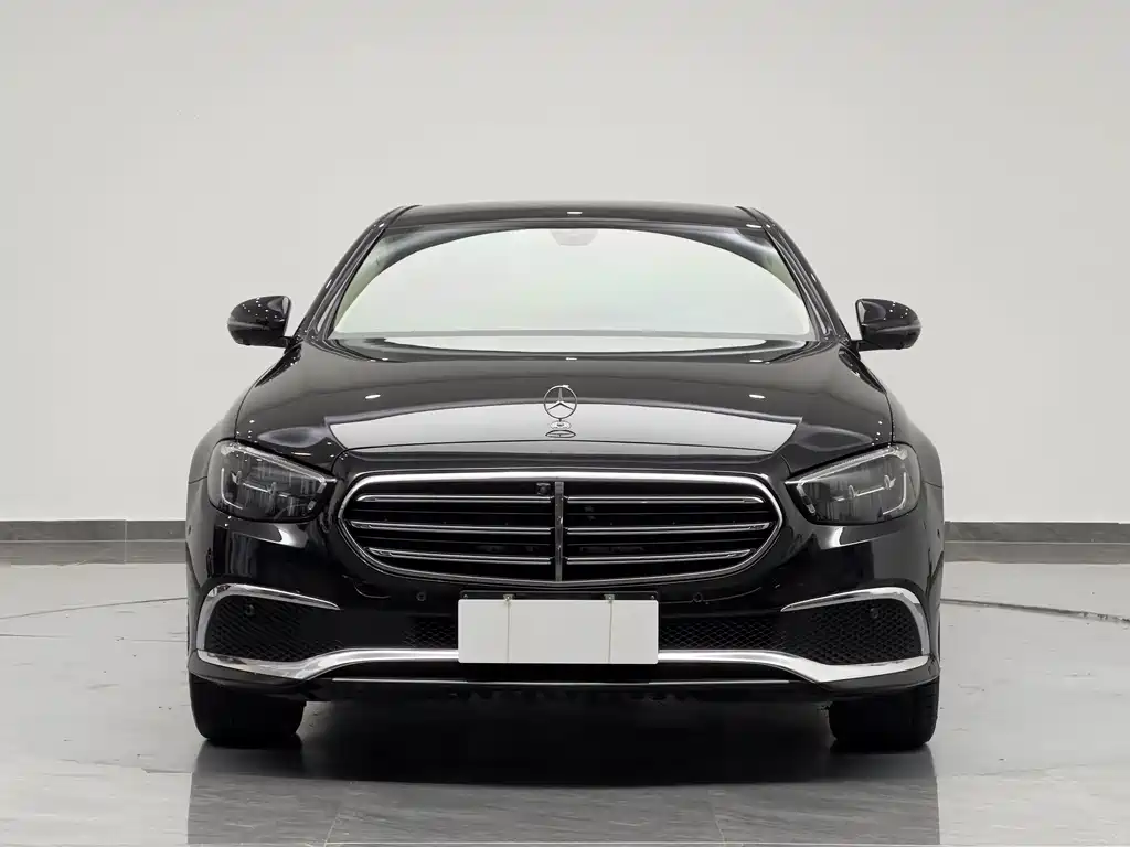 Mercedes-Benz E-Class — миниатюра 3