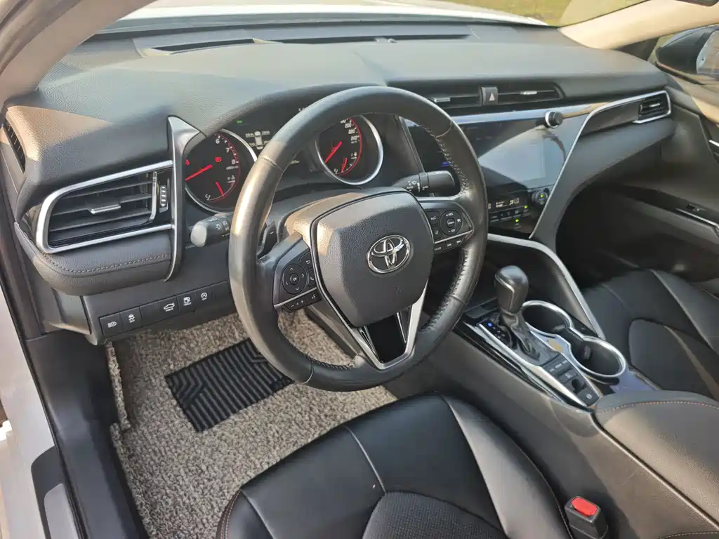 Toyota Camry — миниатюра 15