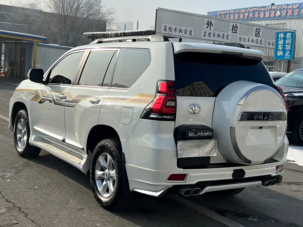 Toyota Land Cruiser Prado 2010 4.0L AT