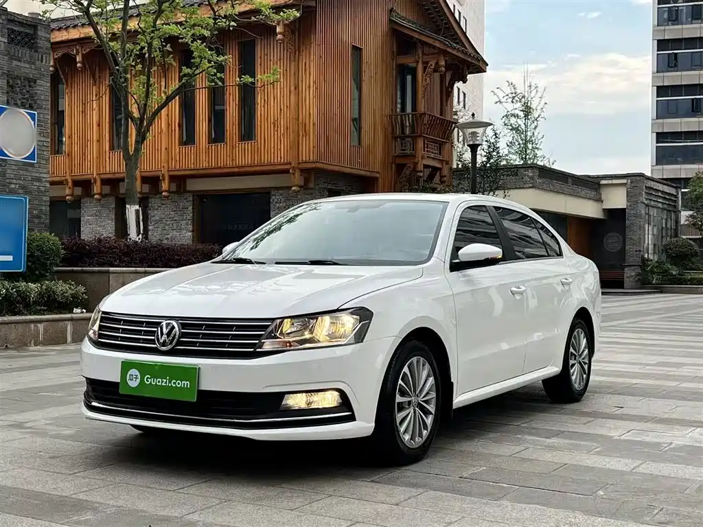 Volkswagen Lavida 2015