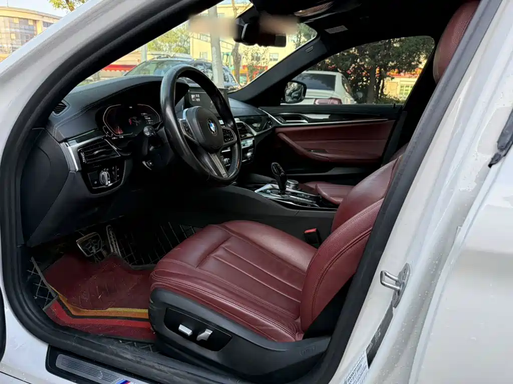 BMW 5 Series — миниатюра 8