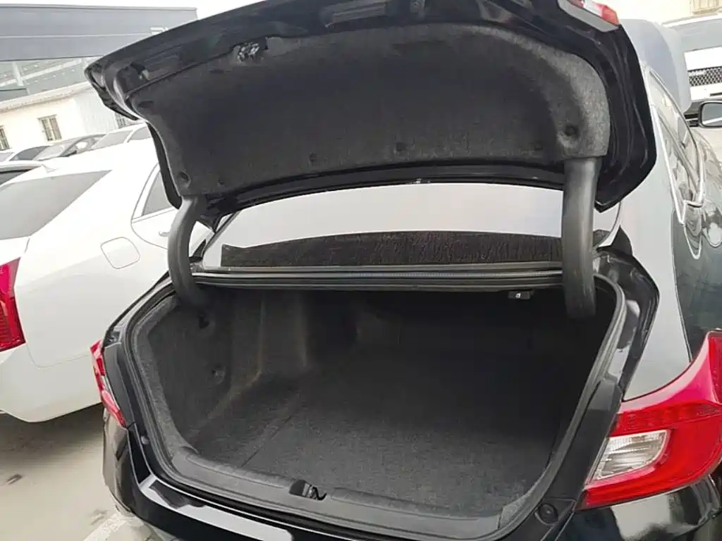 Honda Accord — миниатюра 19