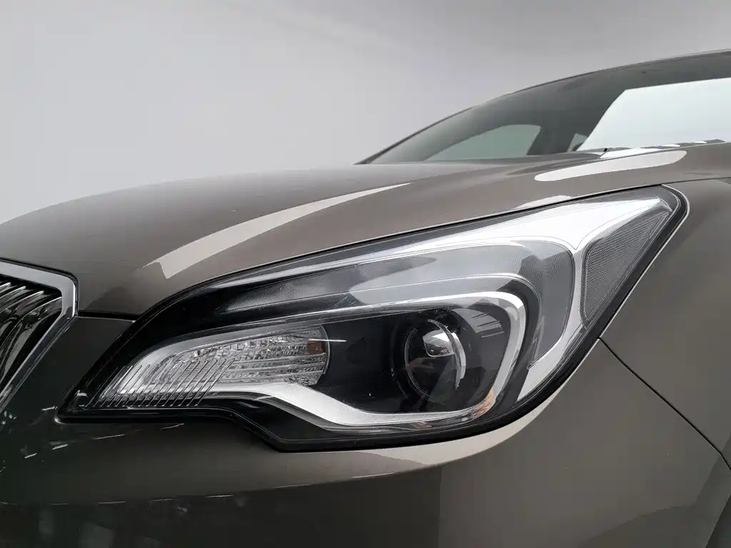 Buick Envision Plus — миниатюра 7