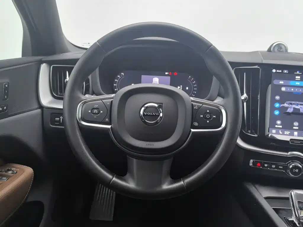 Volvo XC60 — миниатюра 11