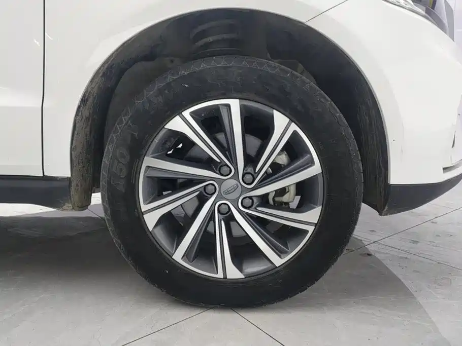 Geely Vision X6 — миниатюра 6