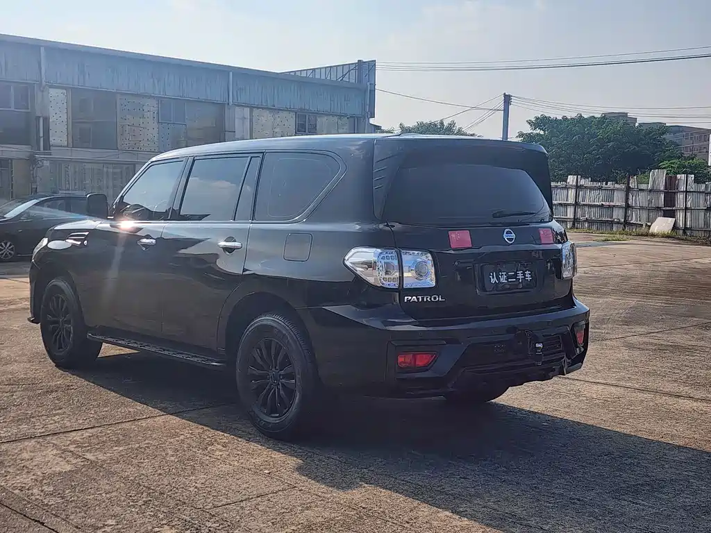 Nissan Patrol — миниатюра 11